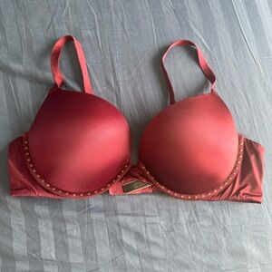 38B Victoria’s Secret Very Sexy Push Up Bra in Maroon